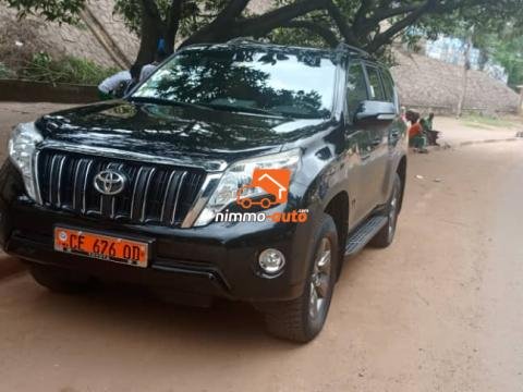 Toyota prado full options intérieur cuir blanc à louer