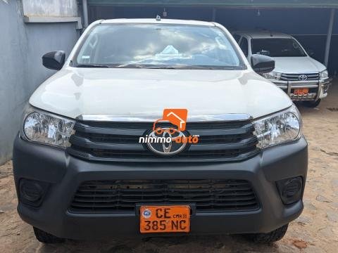 Toyota Hilux à louer pour vos déplacements avec chauffeur