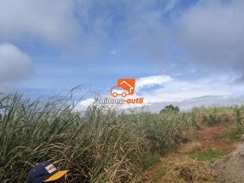 Terrain à vendre a Nkolondom plus précisément derrière le lycée
