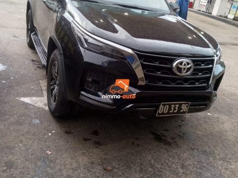 FORTUNER A LOUER  A DOUALA
