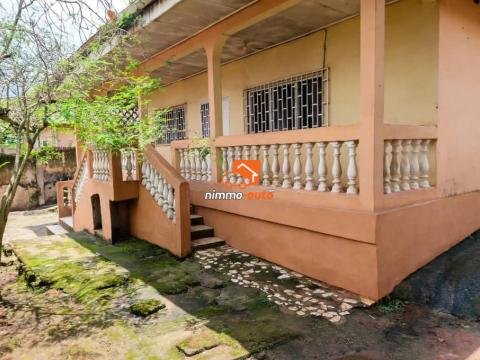 TRES BELLE VILLA  A LOUER A YAOUNDE MIMBOMAN