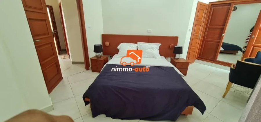 Penthouse (appartement meublé luxueux au dernier étage) à louer à Bastos