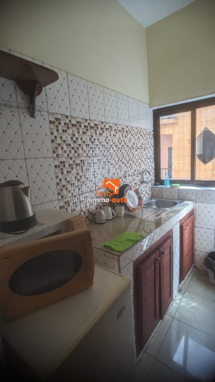 chambre meublée à louer au quartier makepe