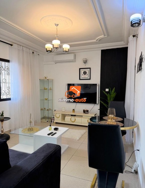vaste studio meublé à louer au quartier Youpwé