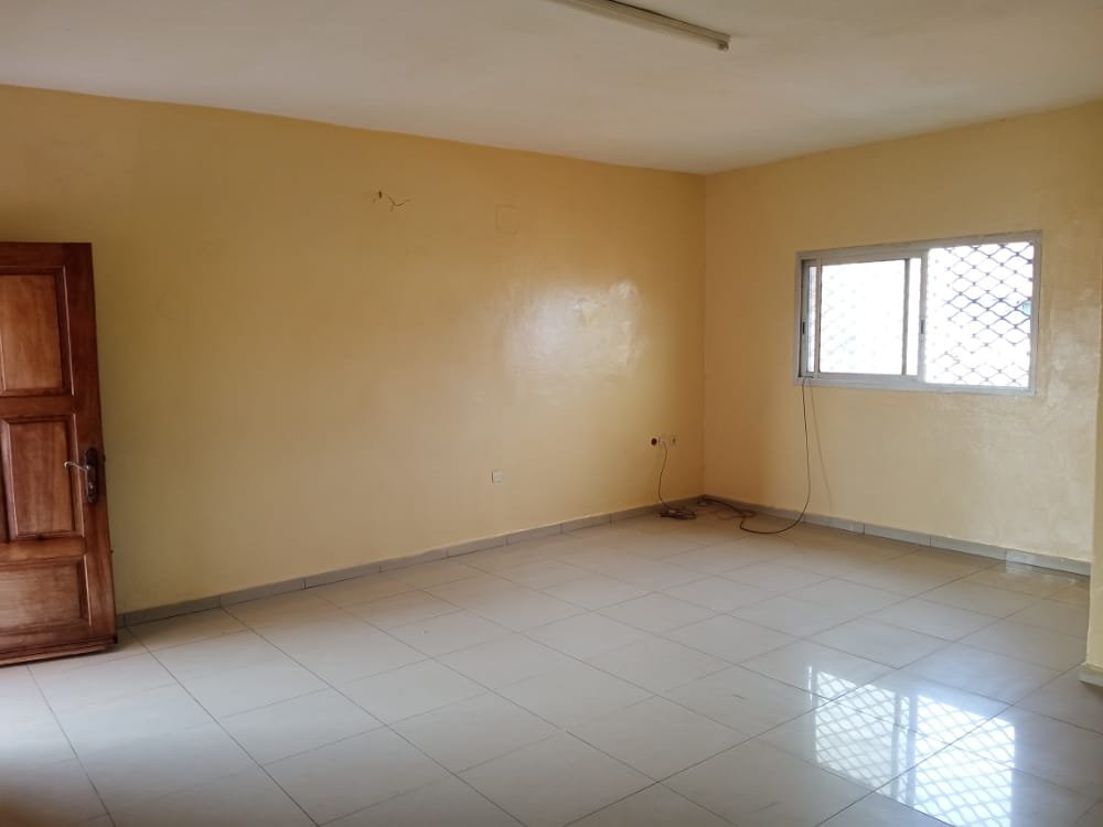 Appartement à louer à Biyemassi