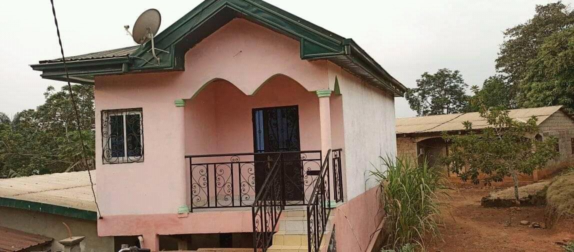 Maison à vendre à Nkolbisson derrière l'université catholique