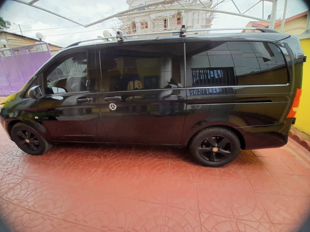 Mini Van Mercedes louer à Yaoundé