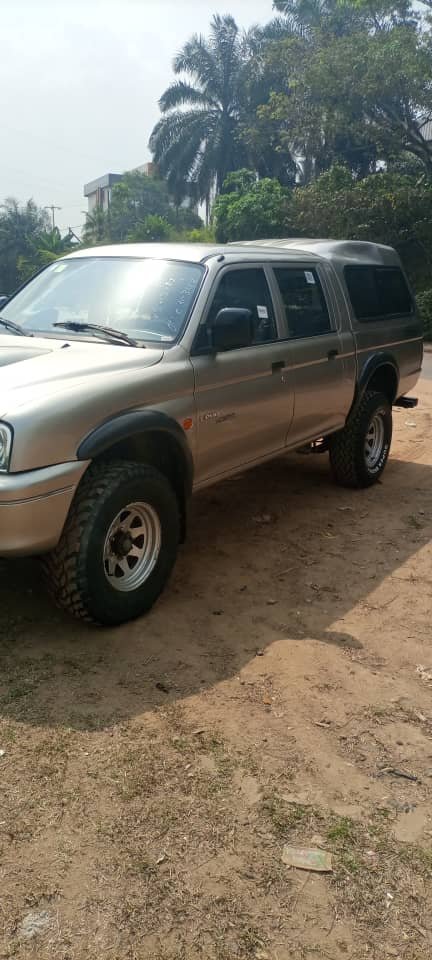 Pick-up d'excellente qualité à louer à Douala