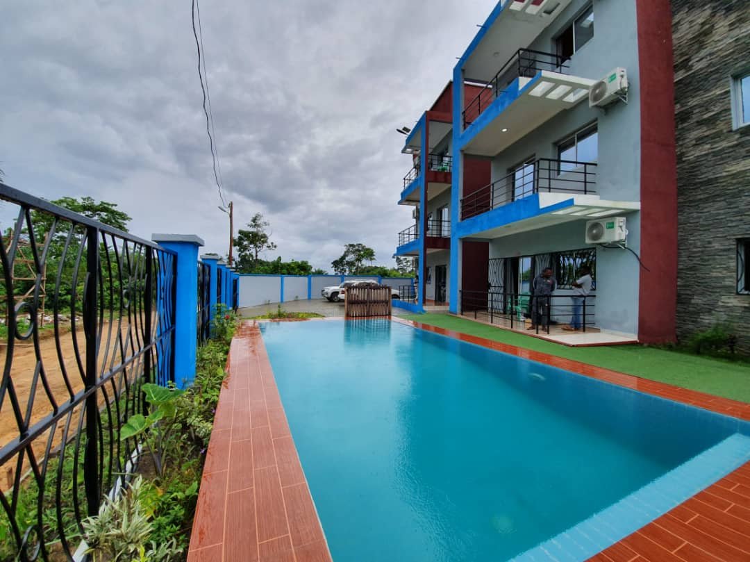 Joli appartement meublé avec piscine à louer à Kribi londji