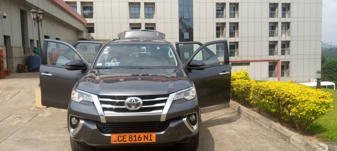 Toyota Fortuner 5places à louer