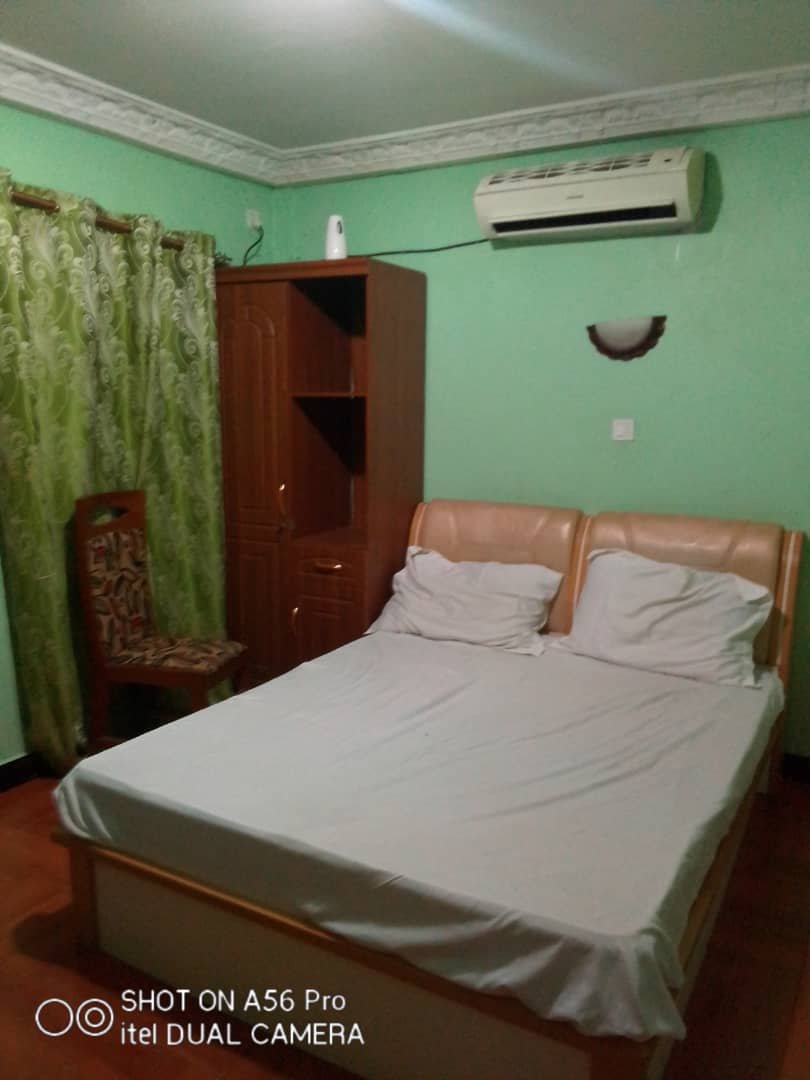 Chambre meublée à louer à Yaoundé Biyem assi