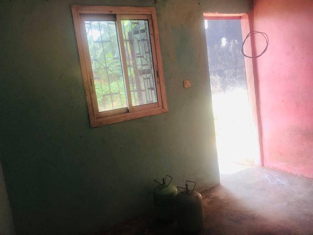 Simple chambre à louer à Village Combo Boko