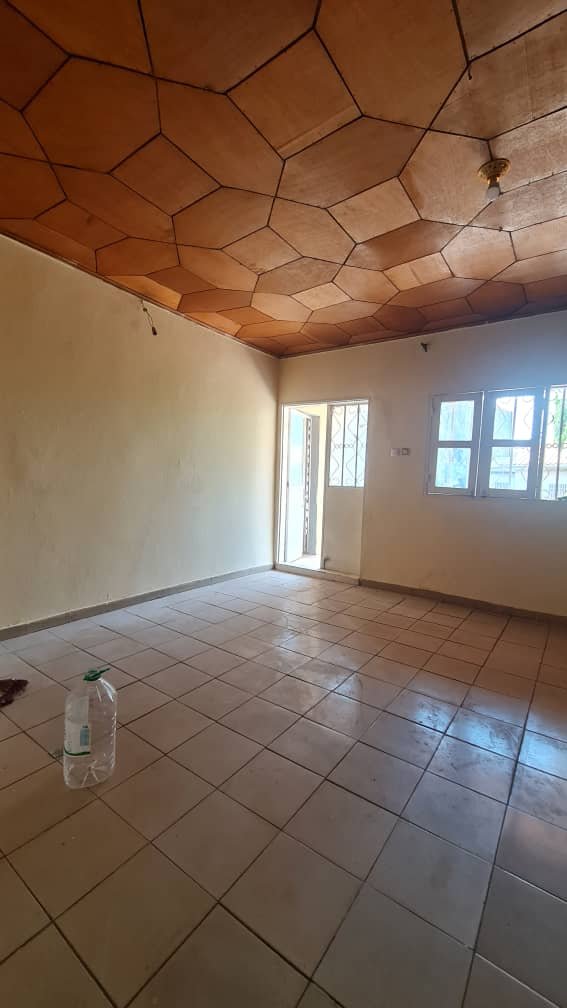 Appartement moderne situé à Nsimeyong chapelle à louer