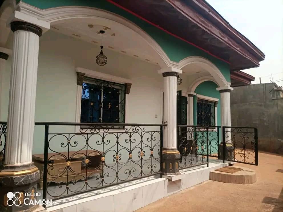 Très belle villa à vendre à Ngousso