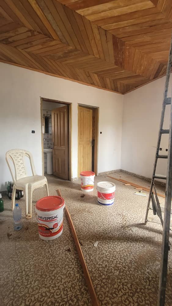 Vaste chambre moderne nouvellement construite à louer à Shell Nsimeyong